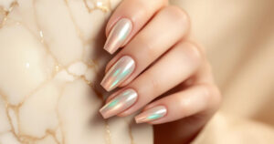 Französisches Nageldesign: Klassiker neu interpretiert – Ideen & Trends 2025