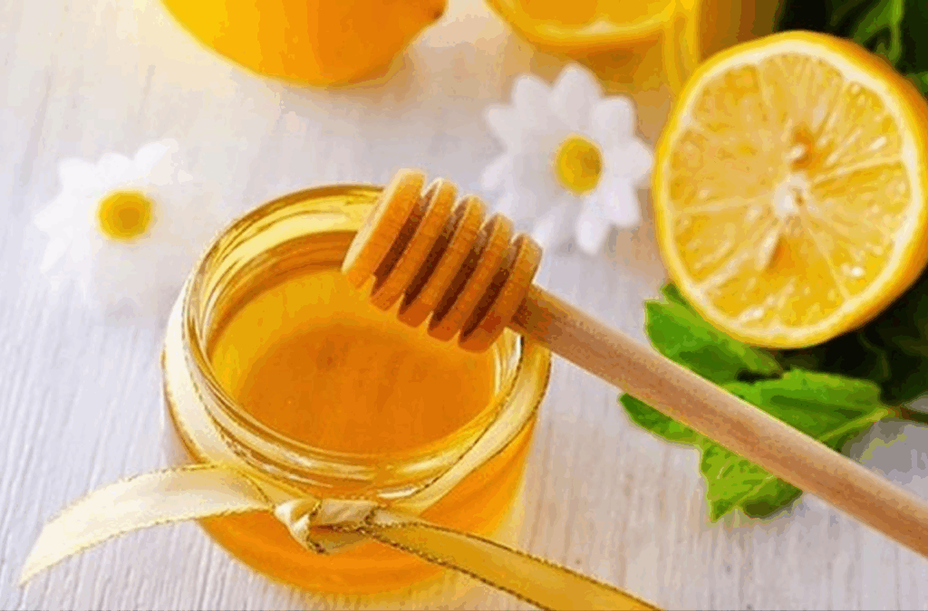 Honig-Zitronen-Massage-gegen-Bakterien-und-Pilze.