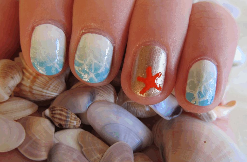 Meer und Wellen Sommernägel 2025
