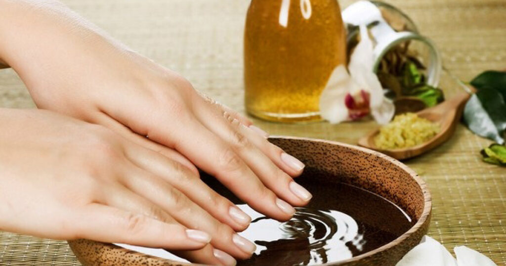 Nagelpflege mit Olivenöl: So stärkst & pflegst du deine Nägel natürlich