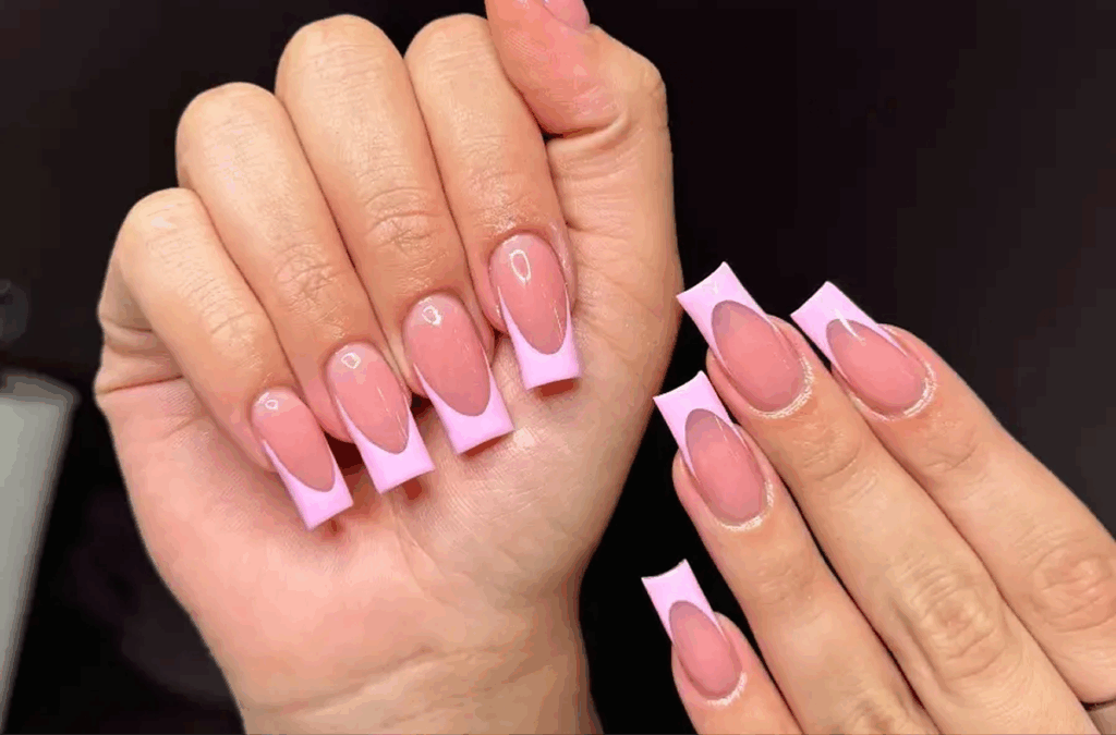 Pinke-French-Tip-Nägel französisches Nageldesign
