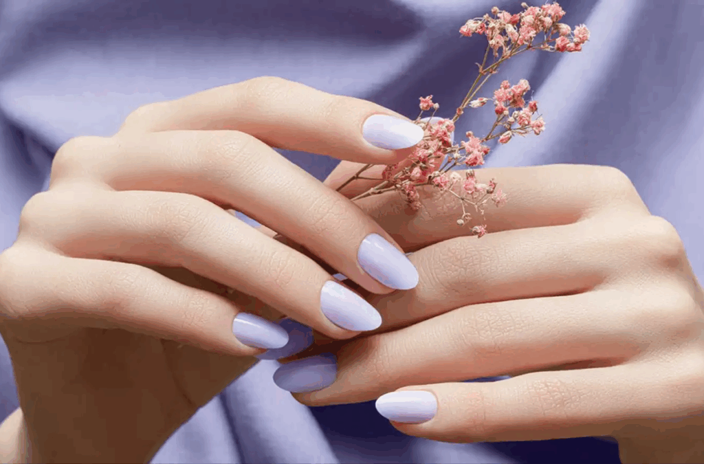 Praktische-Alltagstauglichkeit-der-schönsten-Nageldesigns-2025-für-jede-Gelegenheit