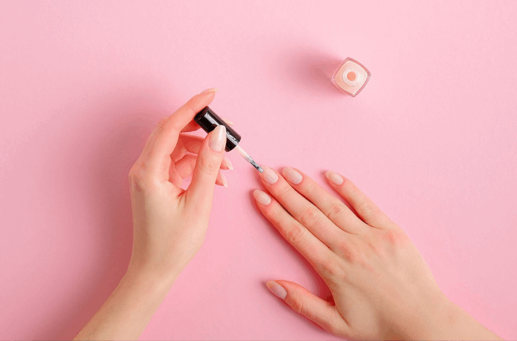 Qualitativ-hochwertige-Nagellacke-für-langanhaltende-Nagel-Farben-wählen