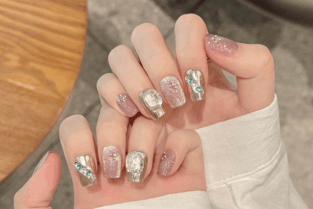 Die Haltbarkeit der Nägel hängt auch von den täglichen Gewohnheiten ab.