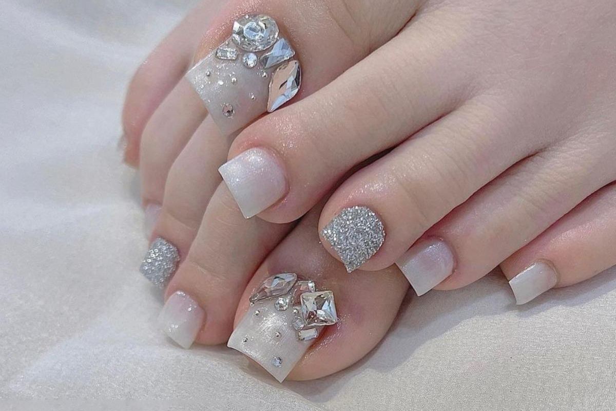 Top 10 elegante Fußnagel-Designs: Diese luxuriösen Styles dürfen Sie nicht verpassen