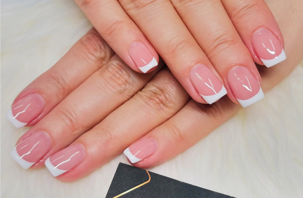 Klassische French Nails