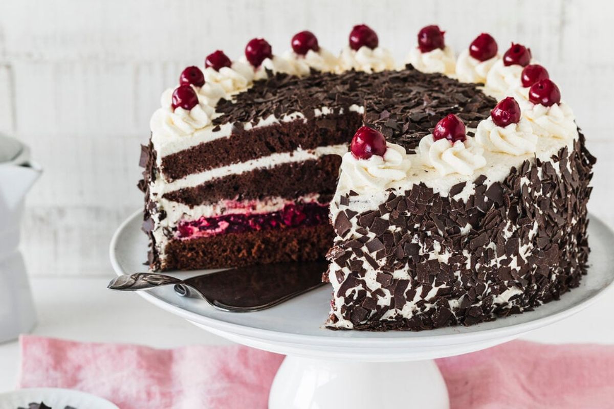 Schwarzwälder Kirschtorte – Deutschlands verlockende Muse